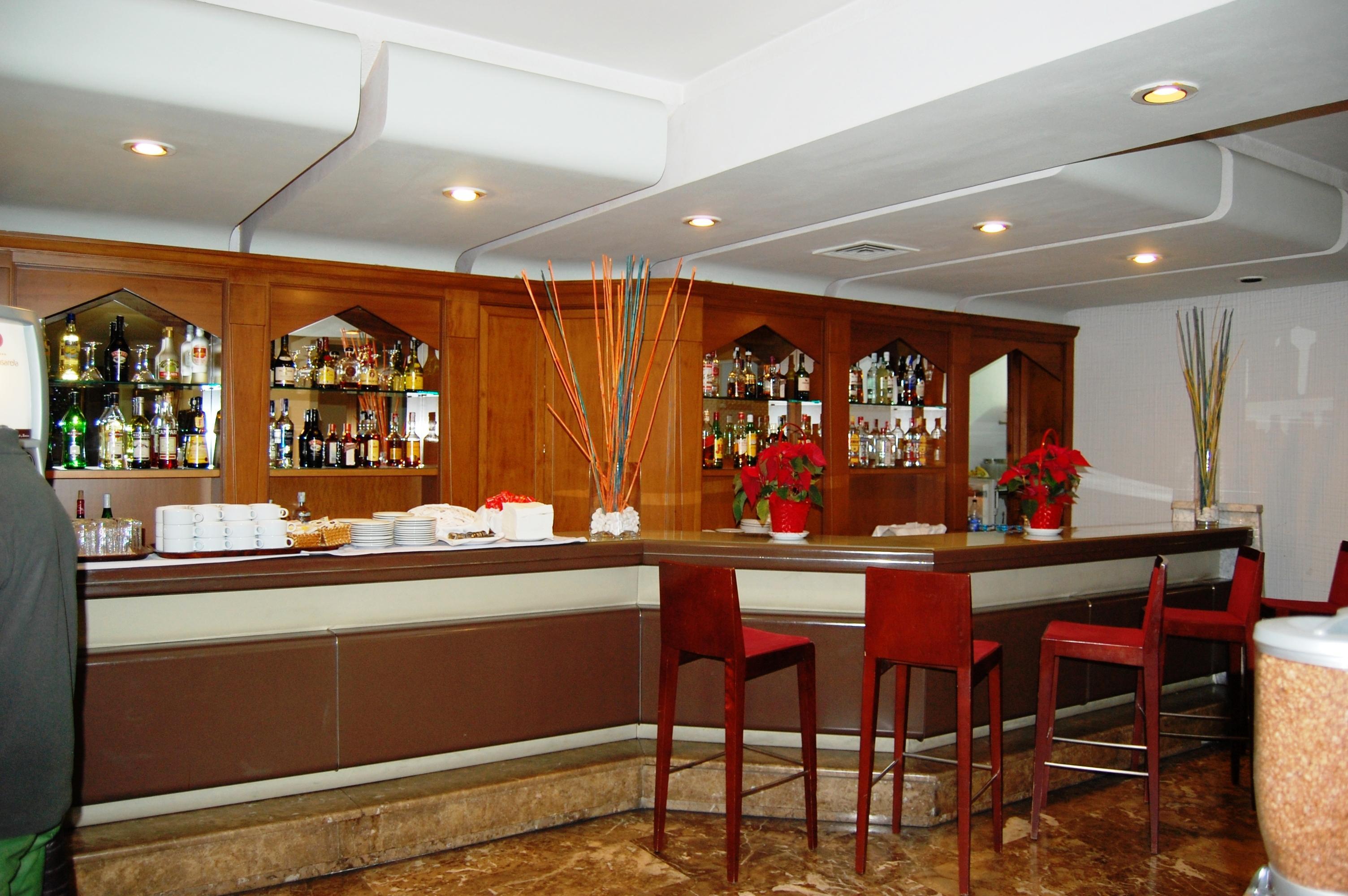Hotel Pasarela Севиля Екстериор снимка