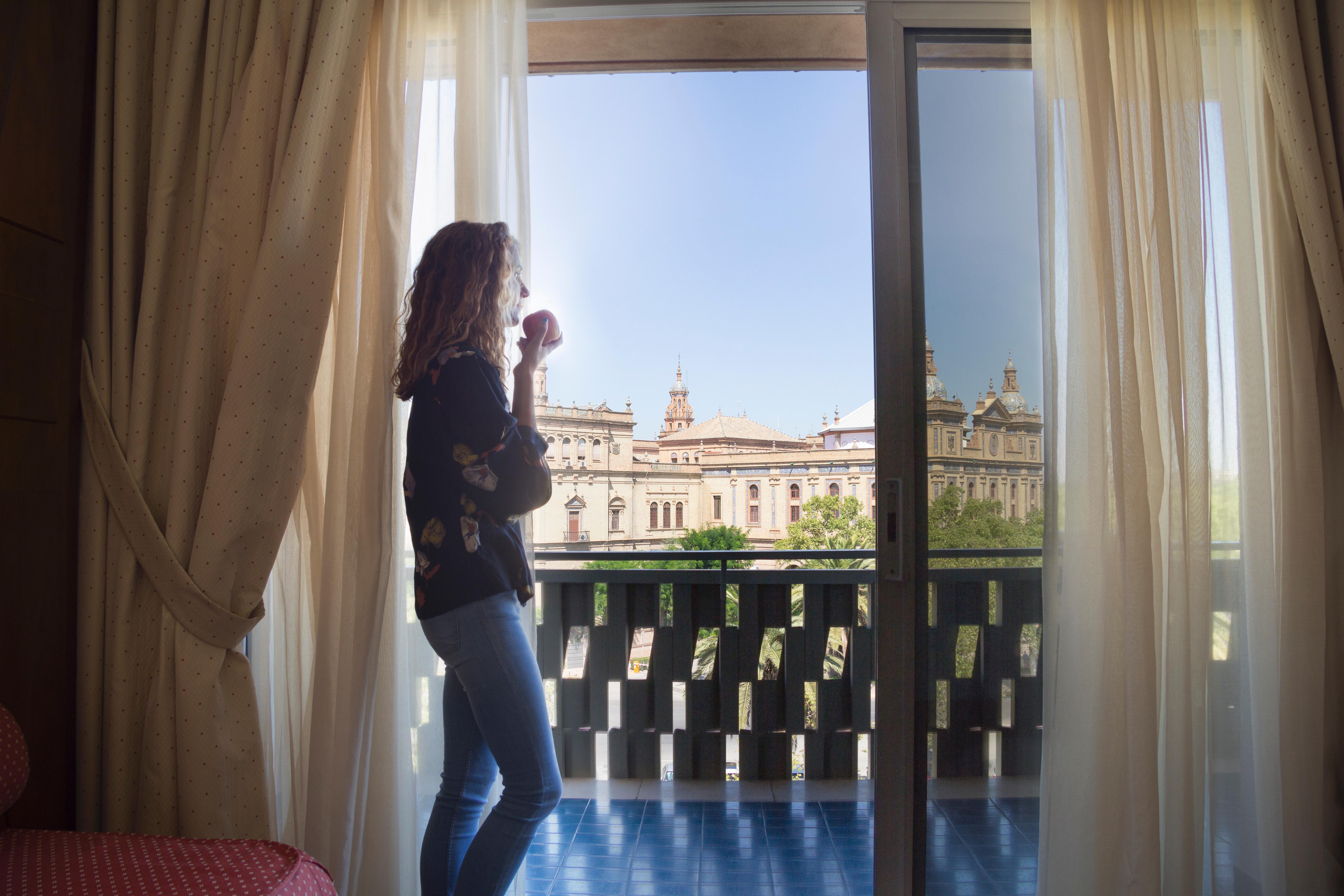 Hotel Pasarela Севиля Екстериор снимка
